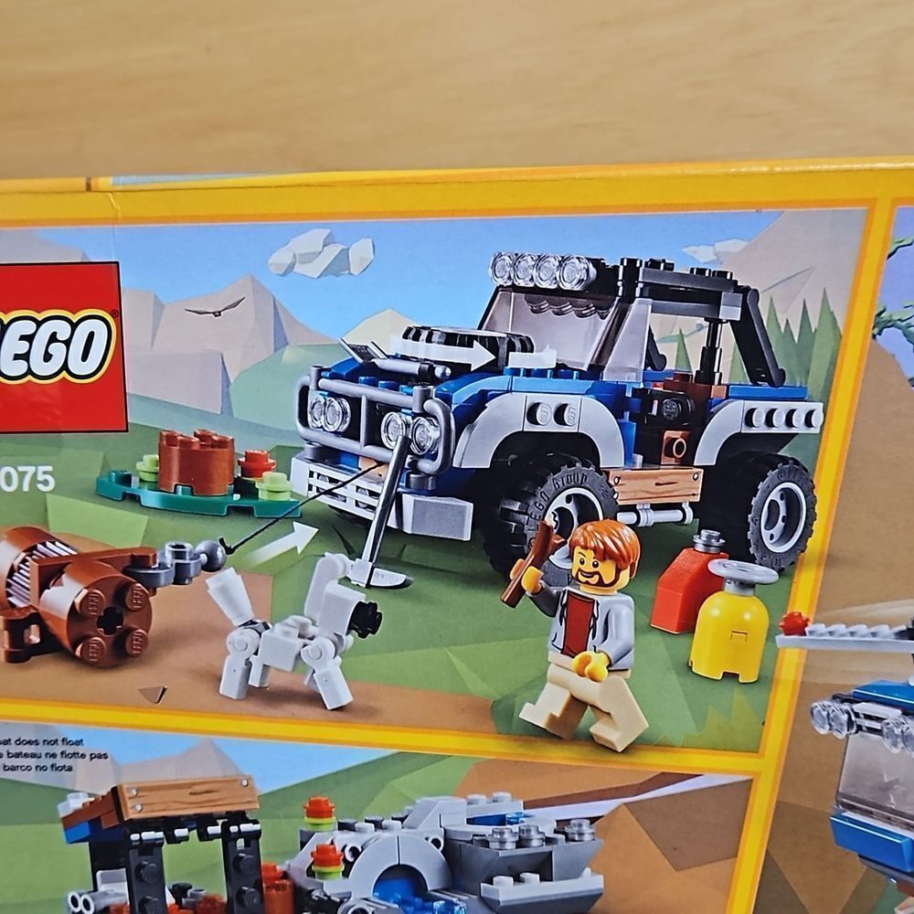 LEGO Creator Outback Adventure 31075 Creator 3 in 1 Set Truck Helicopter - Picture 12 of 15